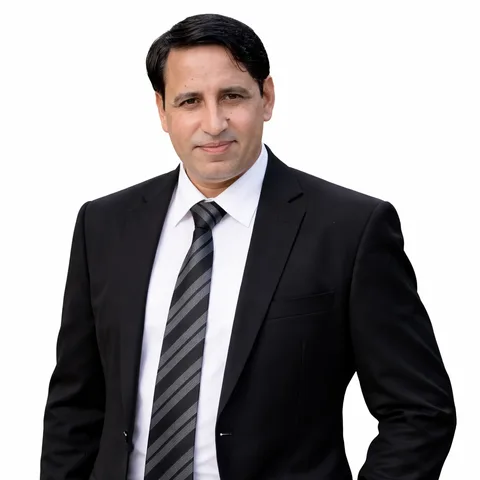 Naveen Yadav — VP, Sales & Operations, Aapanam